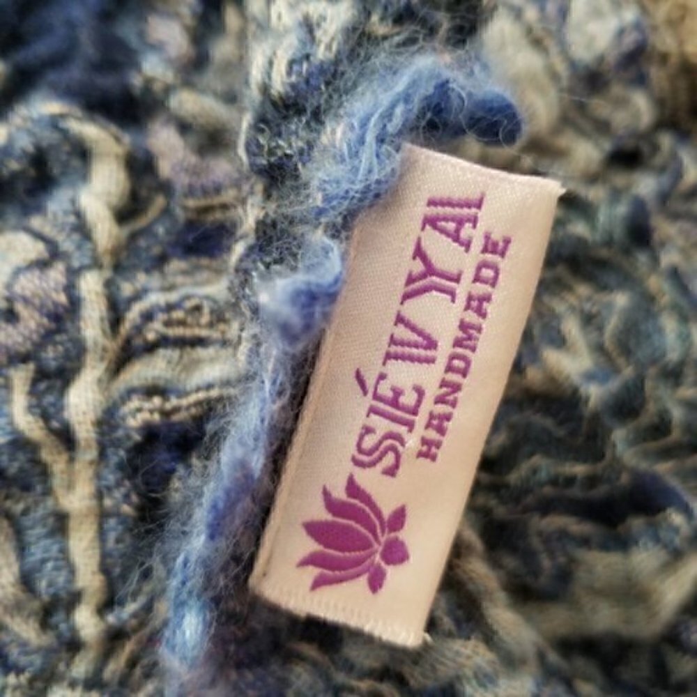 Sevya Blue Paisley Ruffled 100% Wool Handmade - Picture 3 of 4